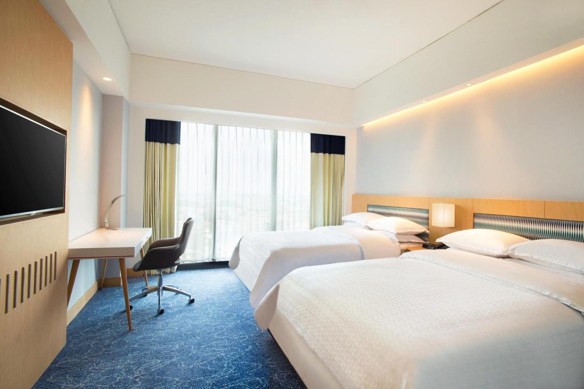 Four Points By Sheraton Surabaya, Tunjungan Plaza Eksteriør bilde