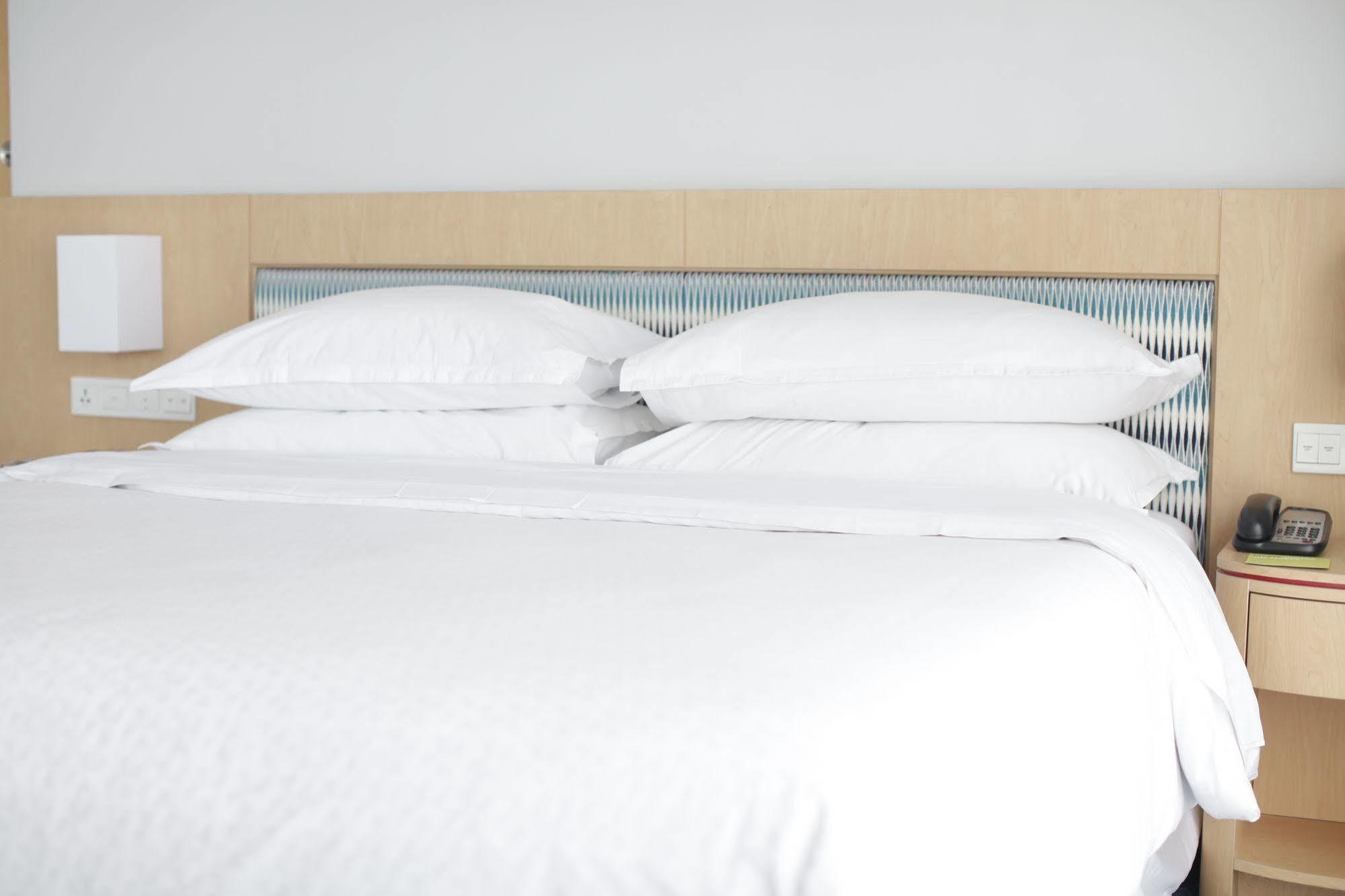 Four Points By Sheraton Surabaya, Tunjungan Plaza Eksteriør bilde